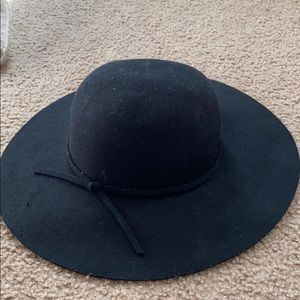 Super cute all black hat